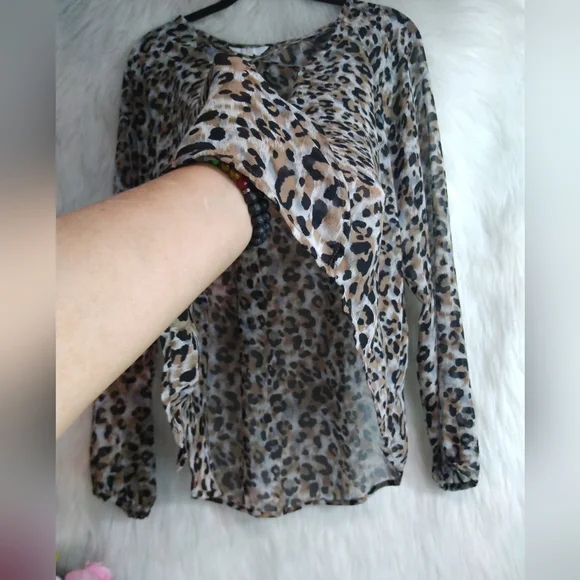 Charming Charlie Brown & Black Sheer Long Sleeve V Neck Animal Print Top Size L - Picture 6 of 9